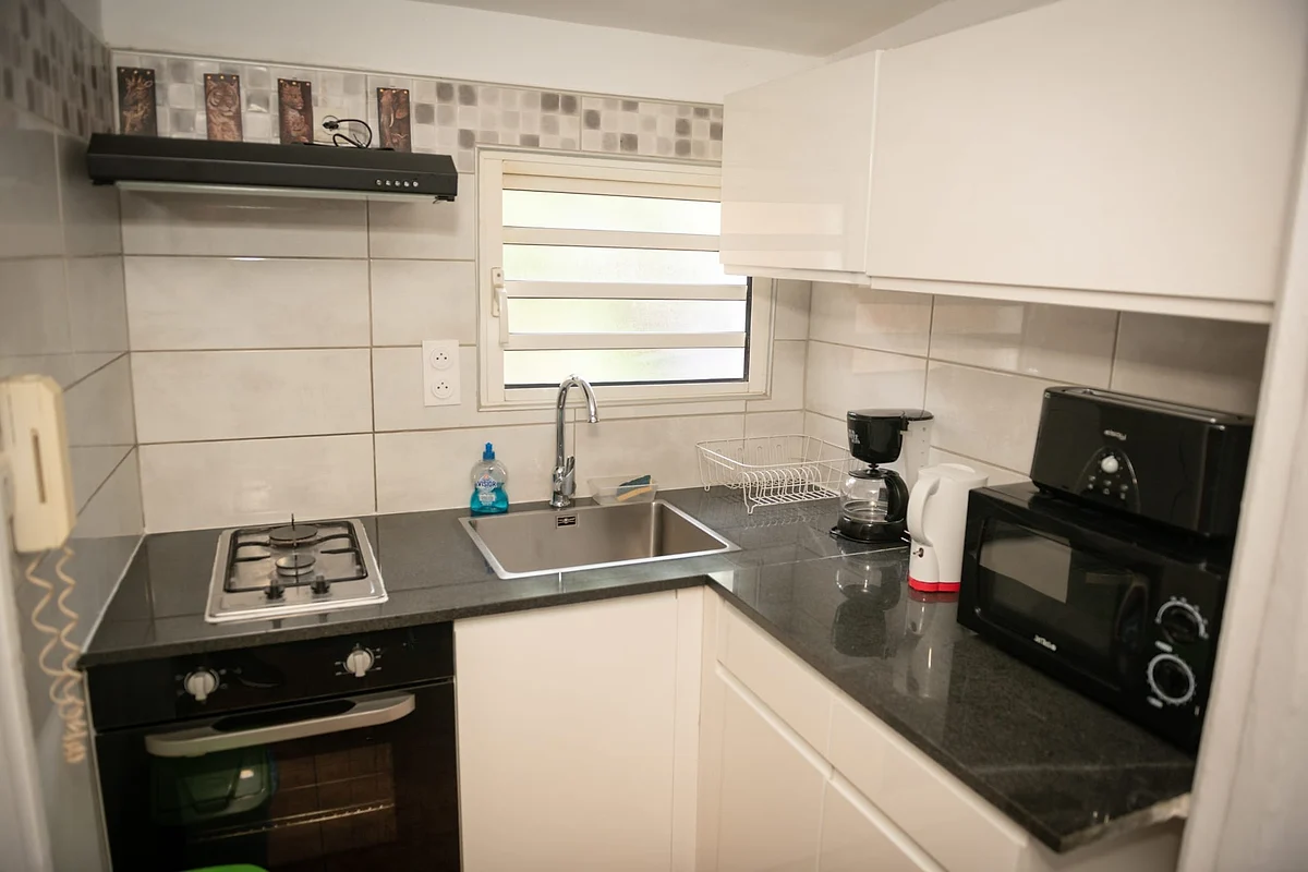 La cuisine équipée du bungalow