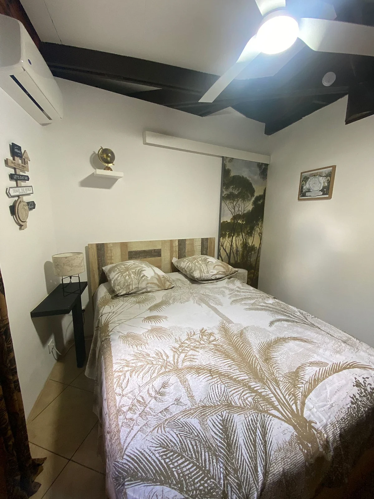 La deuxième chambre du chalet et son linge clair